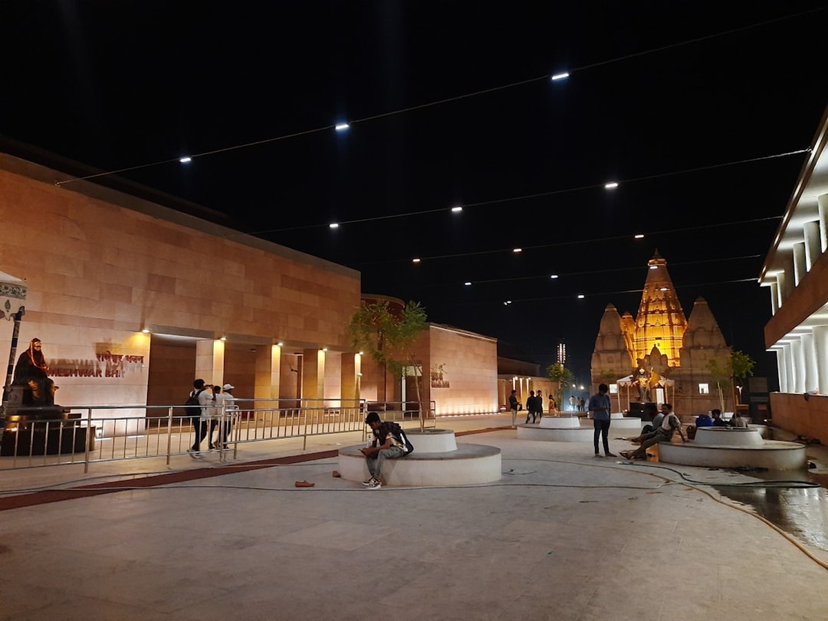 Kashi Allahabad Tour Package